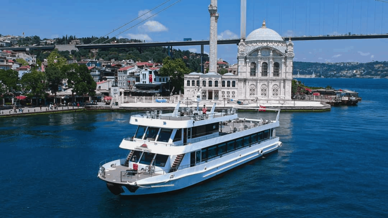 Tekne İftarının Büyüsü: Denizde Ramazan Keyfi