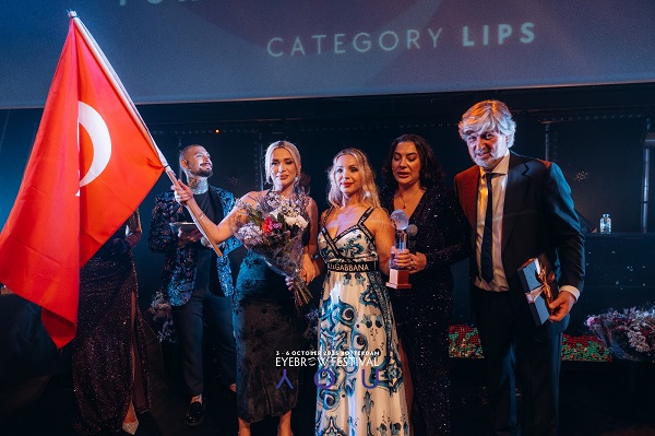 Kalıcı makyaj sanatçısı, Rotterdam’da üç farklı rolde Türkiye’yi temsil etti