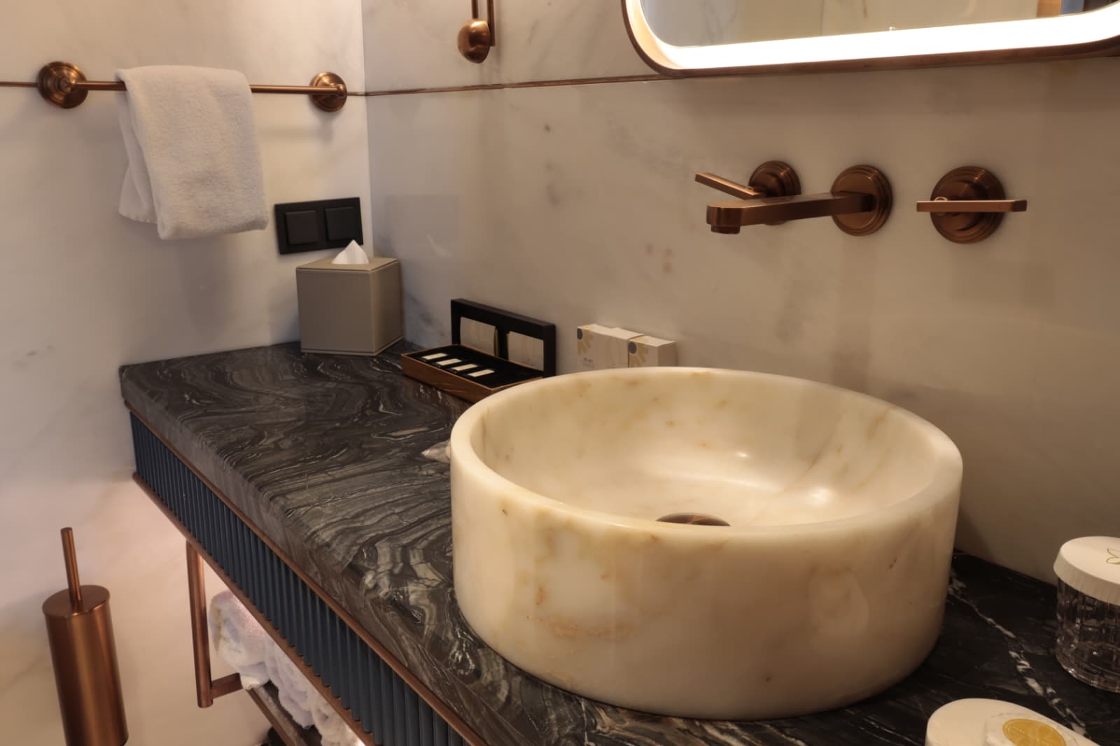 Sura Butik Hotel: Efesus Stone ile Tarihi Yarımada’da Modern Bir İmza