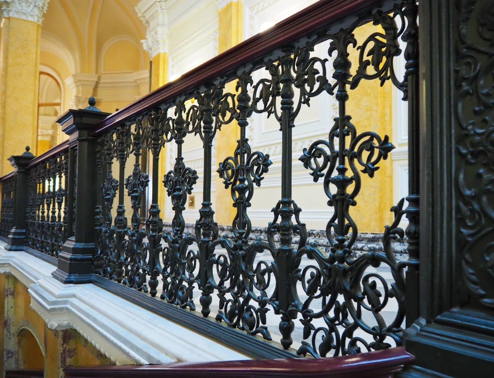 Güvenlik ve Estetiği Birleştiren Metal Çözümler